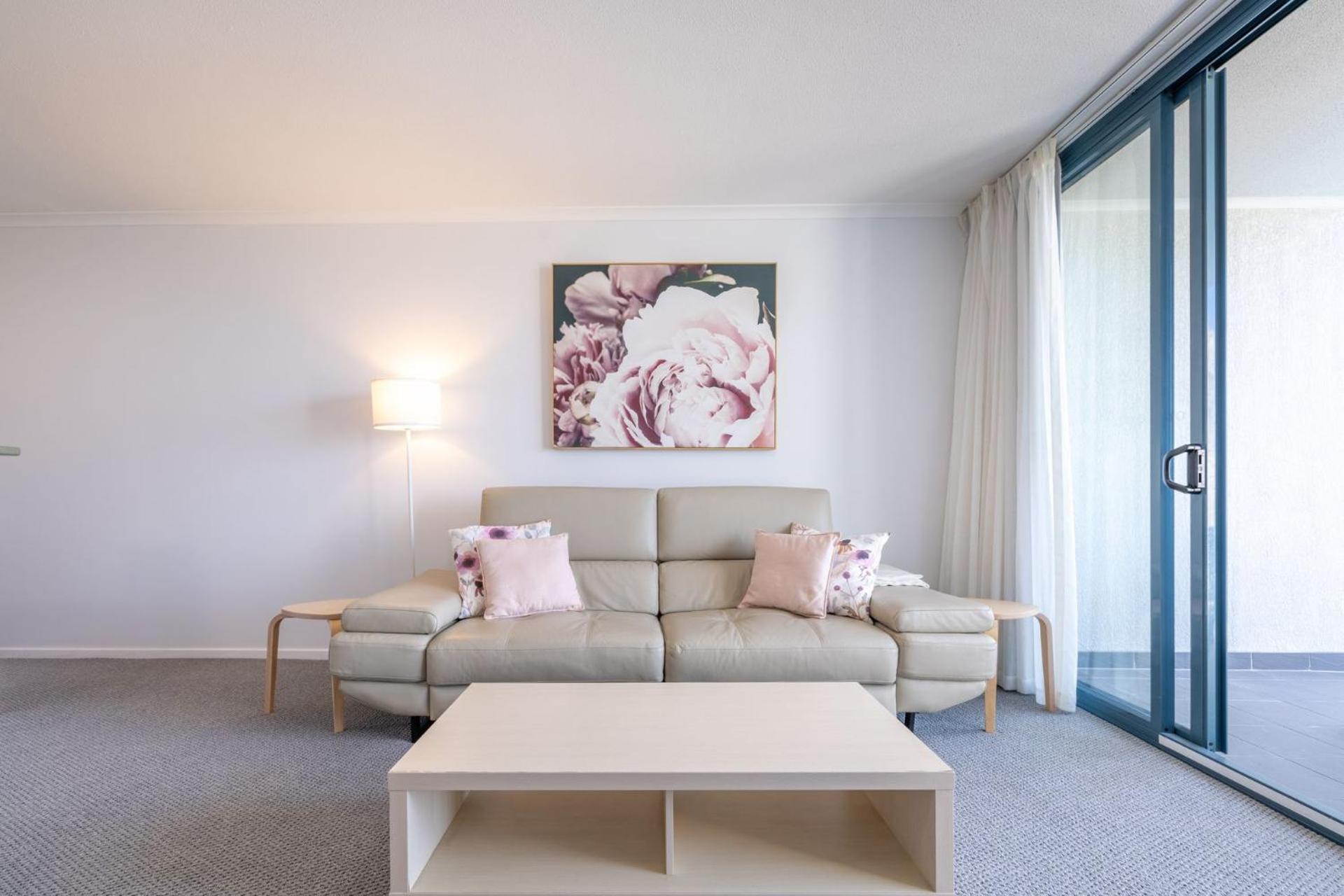 Apartment The Landmark Unit 405 Style, Spectacular Water Views, Lift, Linen, Pool, Games Room, Port-a-cot And Highchair.